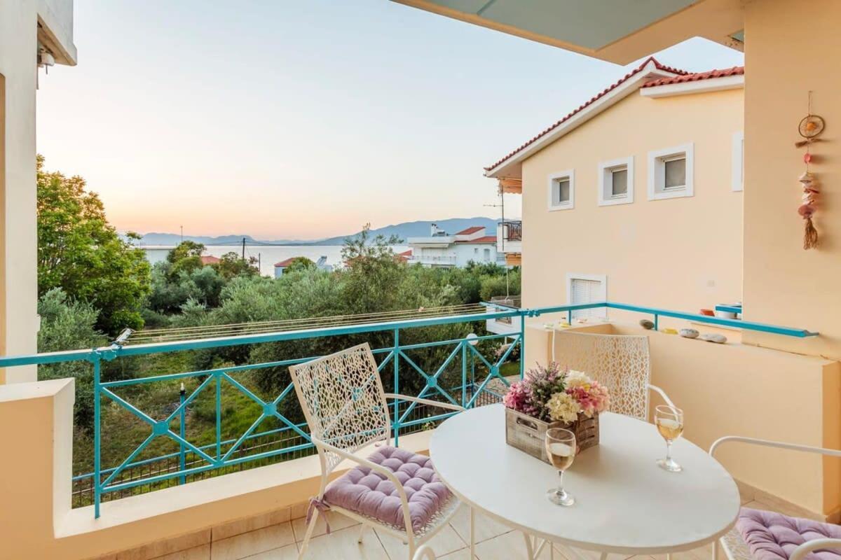 Вілла Seaview Terrace Haven-Perfect Location By The Sea Каламата Екстер'єр фото