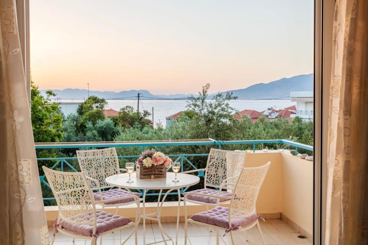 Вілла Seaview Terrace Haven-Perfect Location By The Sea Каламата Екстер'єр фото